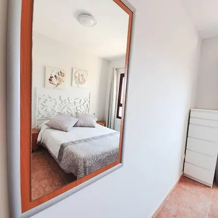 Piscina & Wifi. Sunny Apartement, Swimming Pool. Apartament
