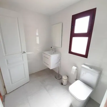 Piscina & Wifi. Sunny Apartement, Swimming Pool. Apartament *